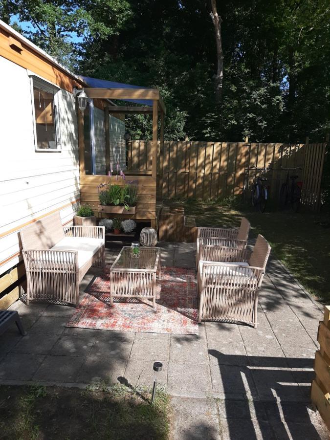 Caravan In Bosrijk Gebied Hotell Zuidlaren Eksteriør bilde