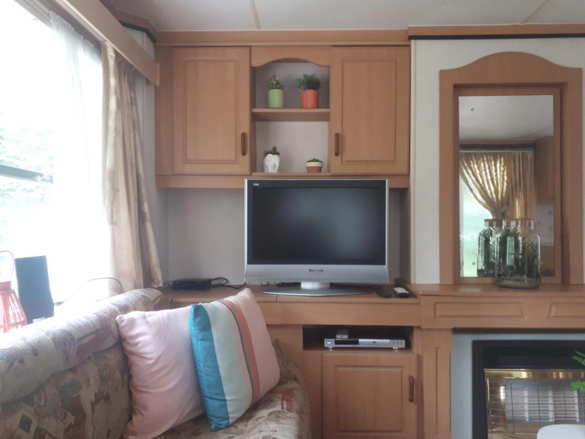Caravan In Bosrijk Gebied Hotell Zuidlaren Eksteriør bilde