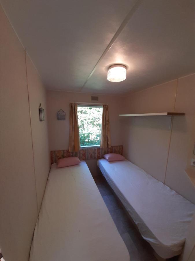 Caravan In Bosrijk Gebied Hotell Zuidlaren Eksteriør bilde